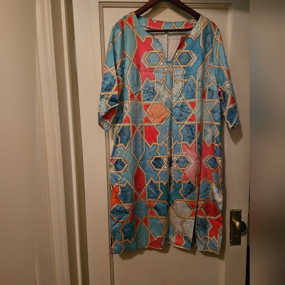 Women casual dress new without tag.